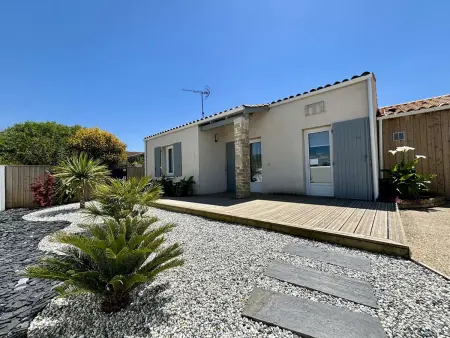 Location maison à Saint Pierre d'Oléron, Maison rénovée 3 pièces avec terrasse à Saint-Pierre-dOléron