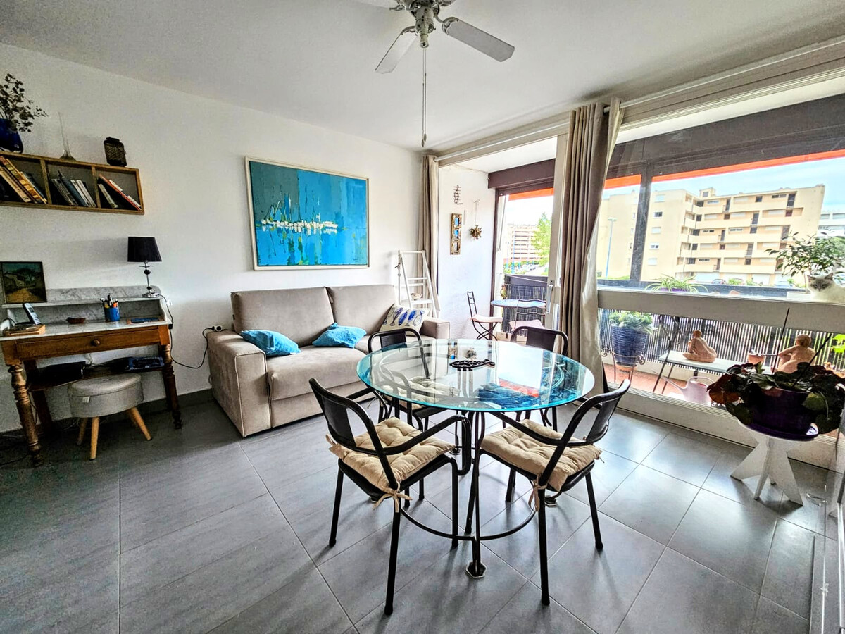 T2 Saint-Cyprien : terrasse, clim et parking près plage - Photo 4