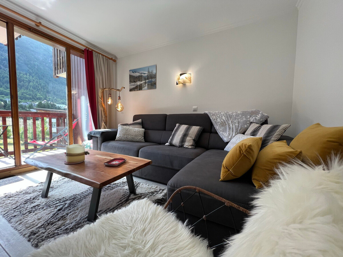 Appartement 3 pièces cosy avec balcon sud-ouest, parking couvert - Photo 1