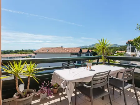 Location appartement à Ciboure, Bel appartement duplex à Ciboure avec terrasse proche golf Nivelle