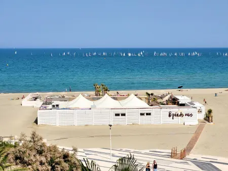 Location appartement à Canet en Roussillon, Studio Cabine Front de Mer avec Terrasse et Parking Privé - 4 Pers