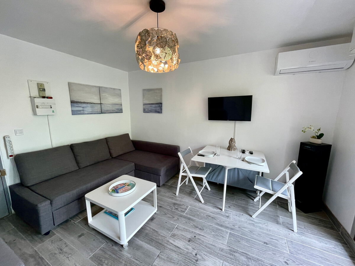 Studio rénové 50m plage à Gruissan, climatisé, parking - Photo 1