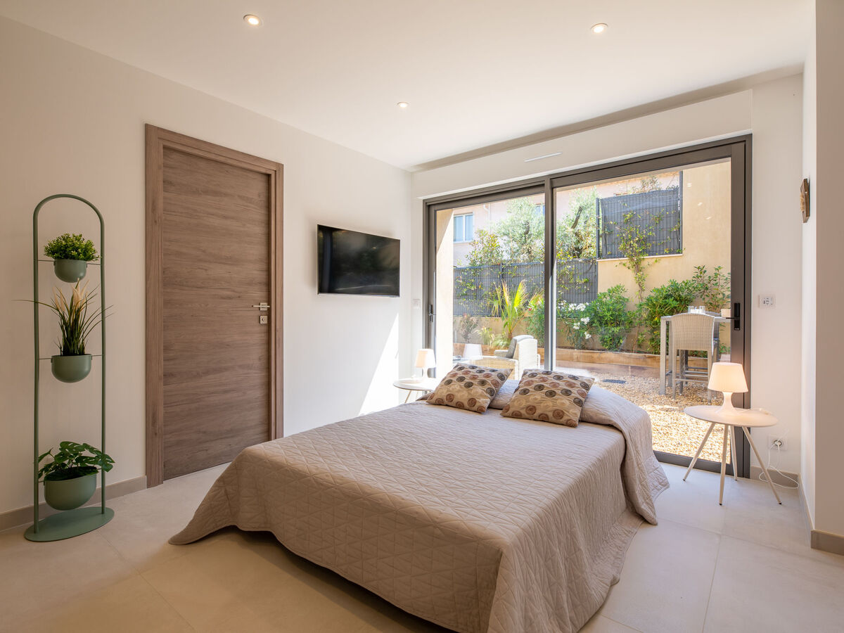 Appartement Kaori rénové 2024, jardin privé, Sainte-Maxime - Photo 11