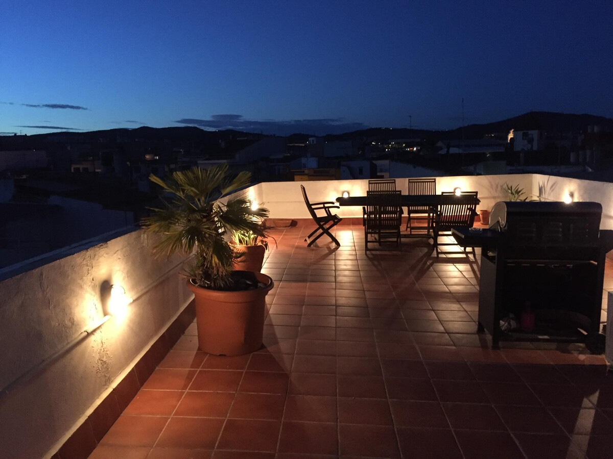 Penthouse 2 chambres avec terrasse-toit au centre de Vilanova i la Geltrú - Photo 2