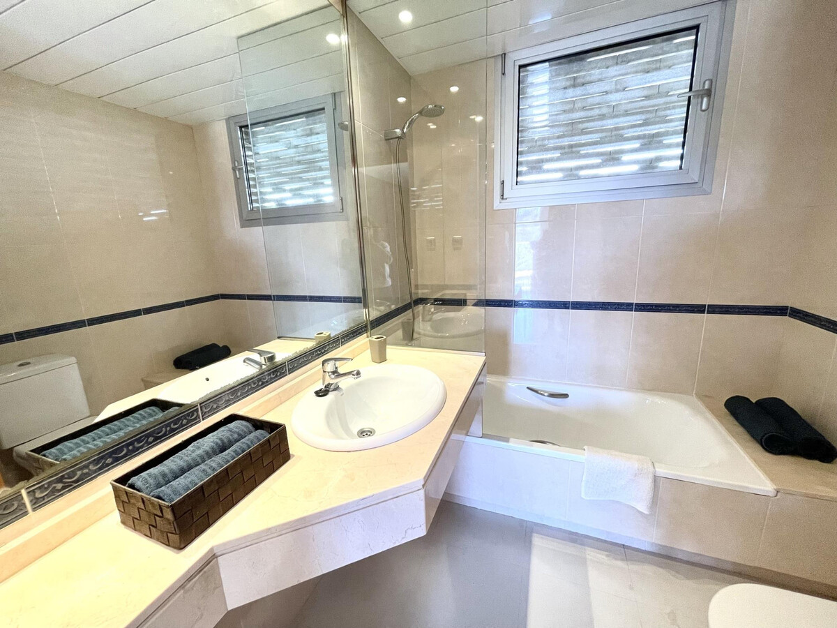Maison 3 chambres avec piscine et vue mer à Sant Pere de Ribes - Photo 16