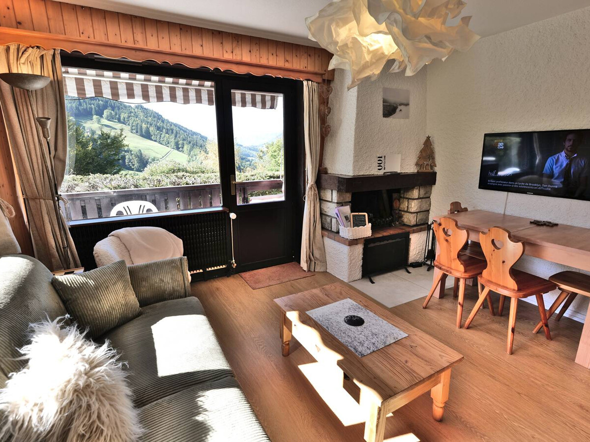 T2 rénové au Grand-Bornand, balcon et terrasse vue Aravis - Photo 13