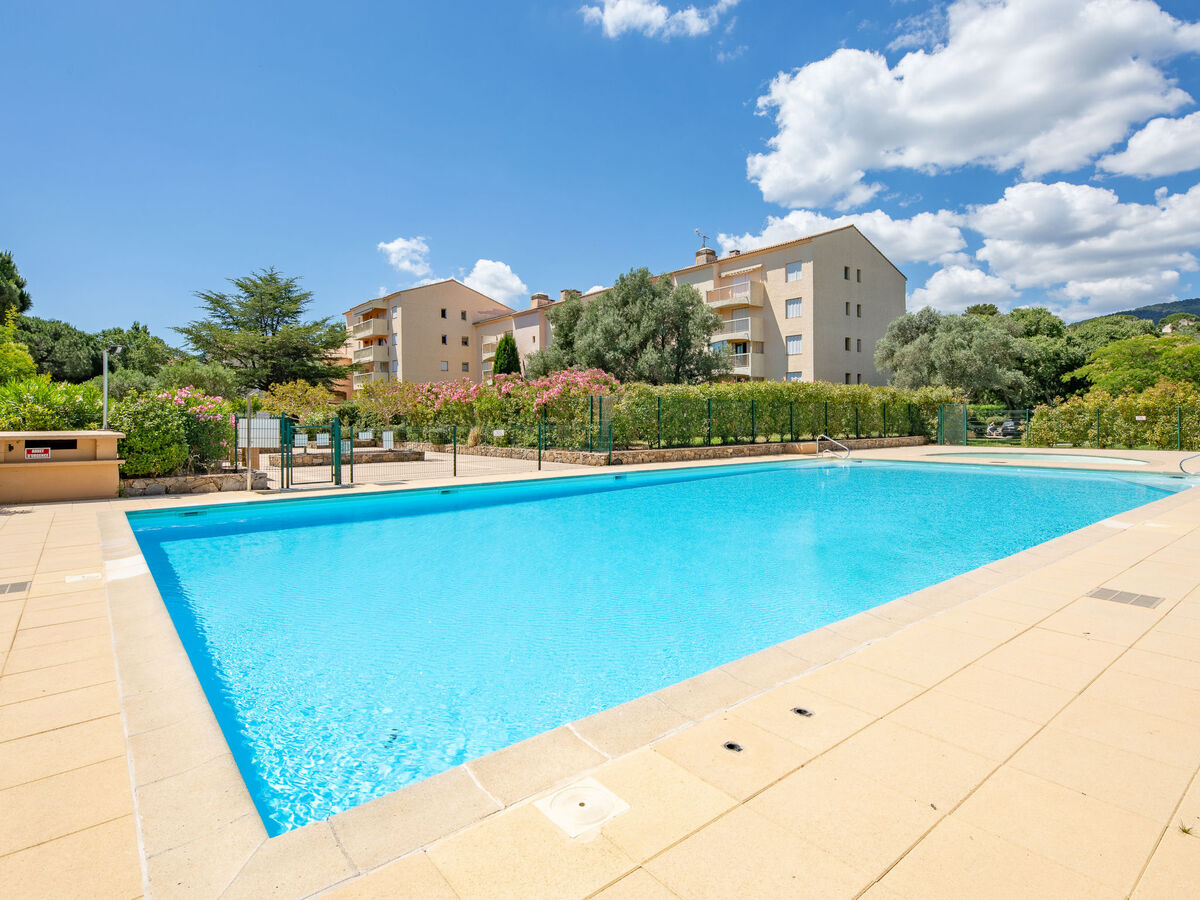 Apt 2 pièces rénové avec piscine à Sainte-Maxime - Photo 2
