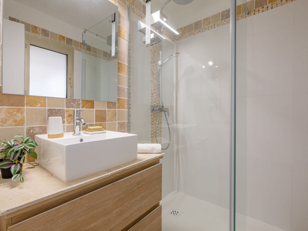 Apt 2 pièces rénové avec piscine à Sainte-Maxime - Photo 12