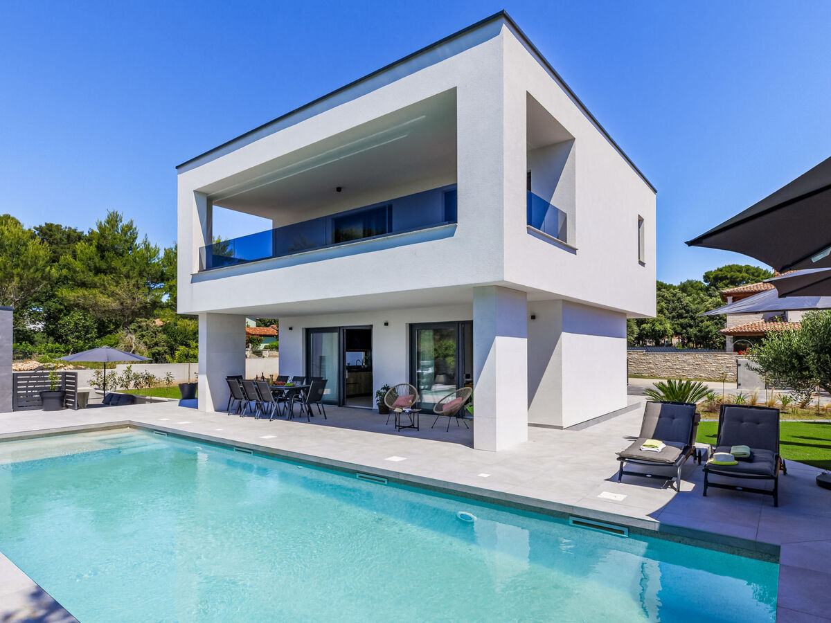 Villa David 4 chambres avec piscine chauffée à Medulin - Photo 1