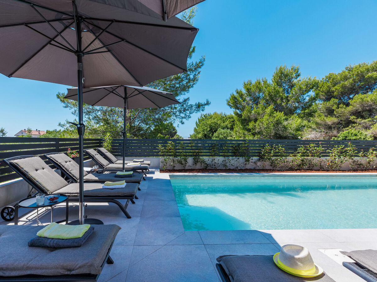 Villa David 4 chambres avec piscine chauffée à Medulin - Photo 5