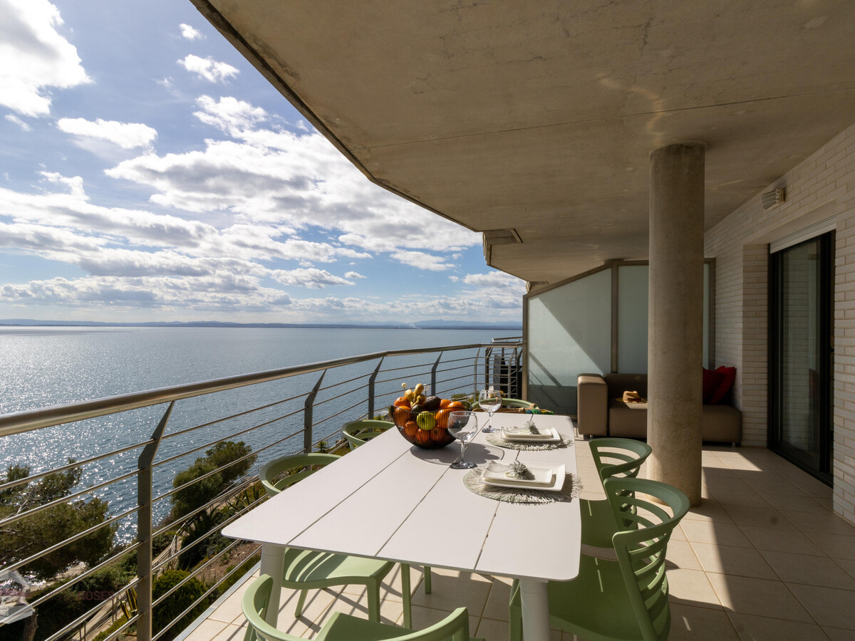 Appart 3 chambres Roses, vue mer à 80m du littoral - Photo 7