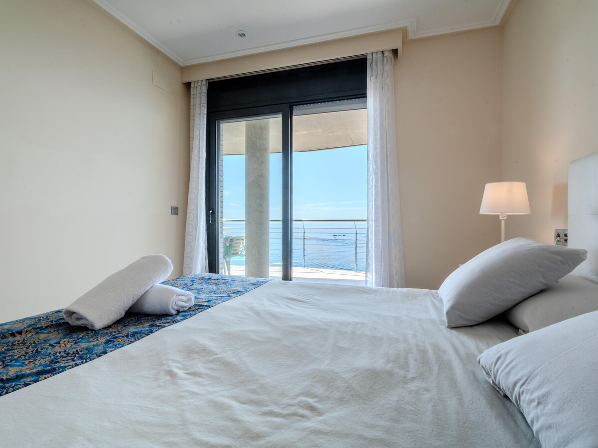 Appart 3 chambres Roses, vue mer à 80m du littoral - Photo 14