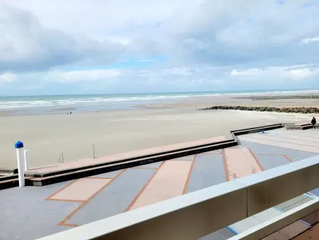 T2 front de mer avec balcon à Wimereux : photo 10