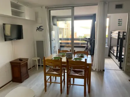 Location appartement à Port Leucate, Studio Cabine avec Loggia, Parking, Proche mer, TV, Lave-Linge, 2 Vélos, Port Leucate, 4 Pers.