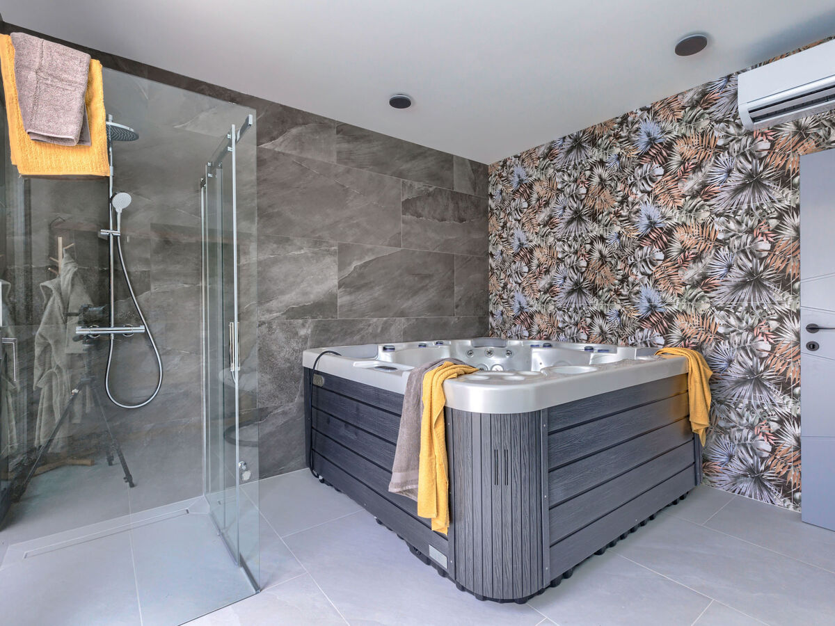 Villa Nika : 4 chambres, piscine chauffée, spa - Photo 8