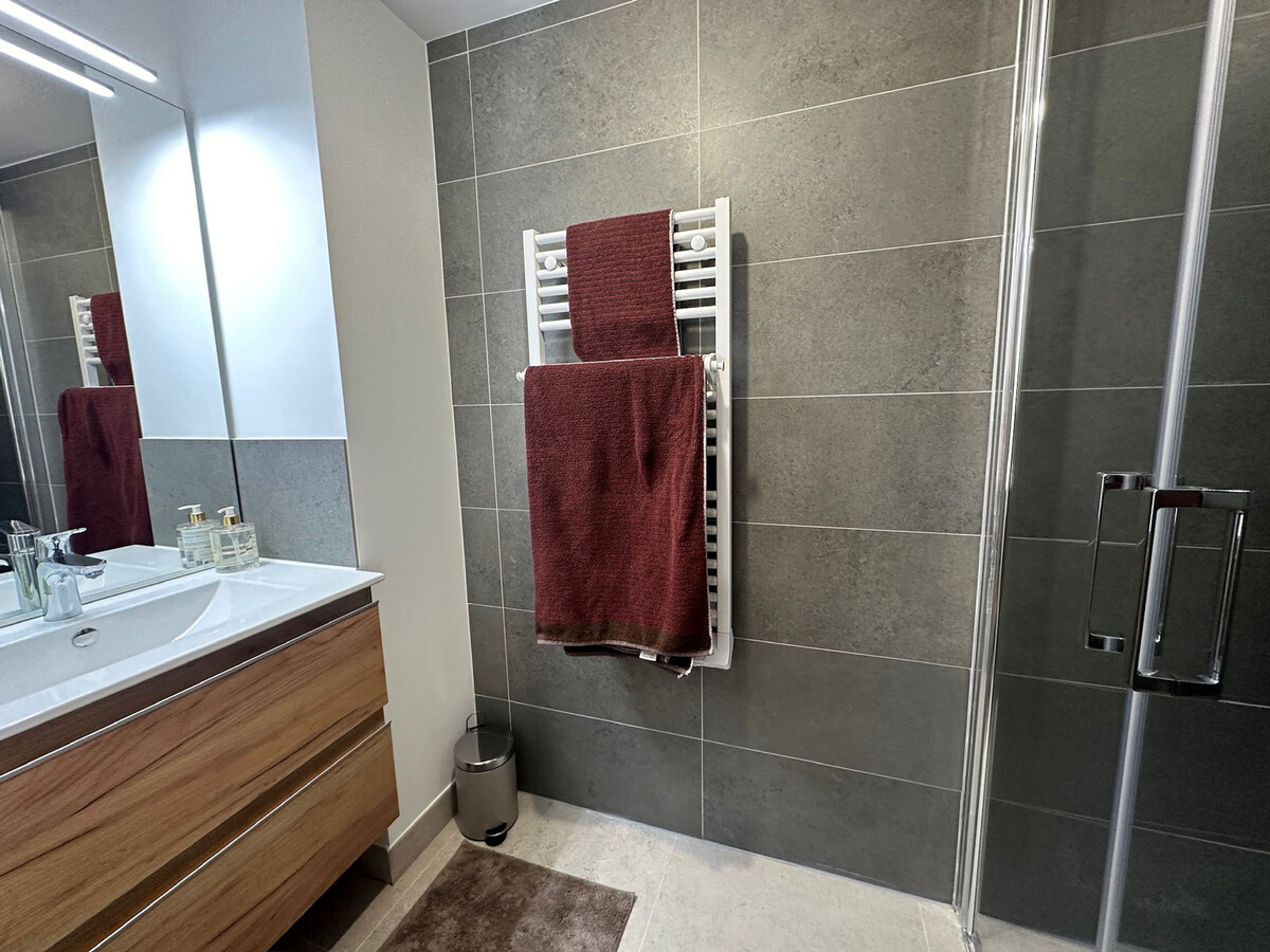 Appartement 95m² 8 pers. à Vars – Garage, spa et accès pistes - Photo 10