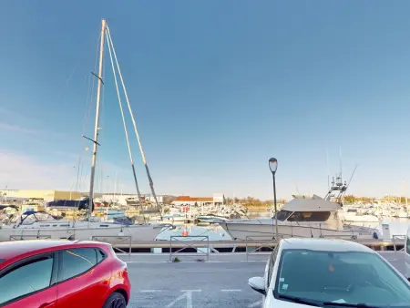 T3 face au port avec véranda à Frontignan Plage : photo 2