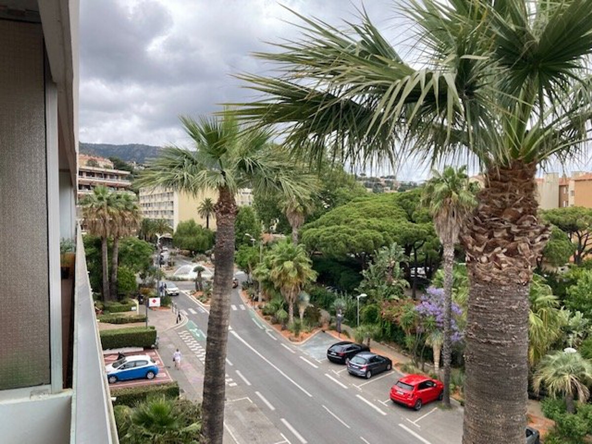 T2 climatisé 100 m plage au Lavandou, vue mer - Photo 3