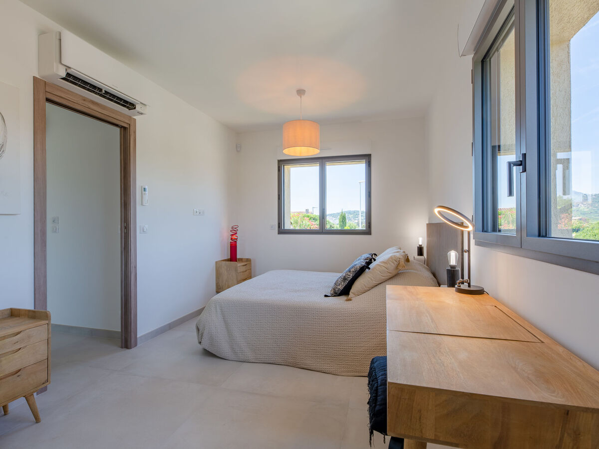 Maison Akemi rénovée 2024, piscine chauffée à Sainte-Maxime - Photo 13
