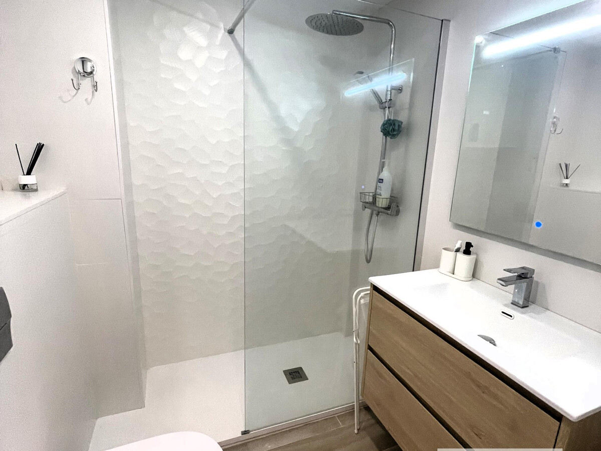 Appartement rénové vue mer à Salou, climatisation - Photo 15