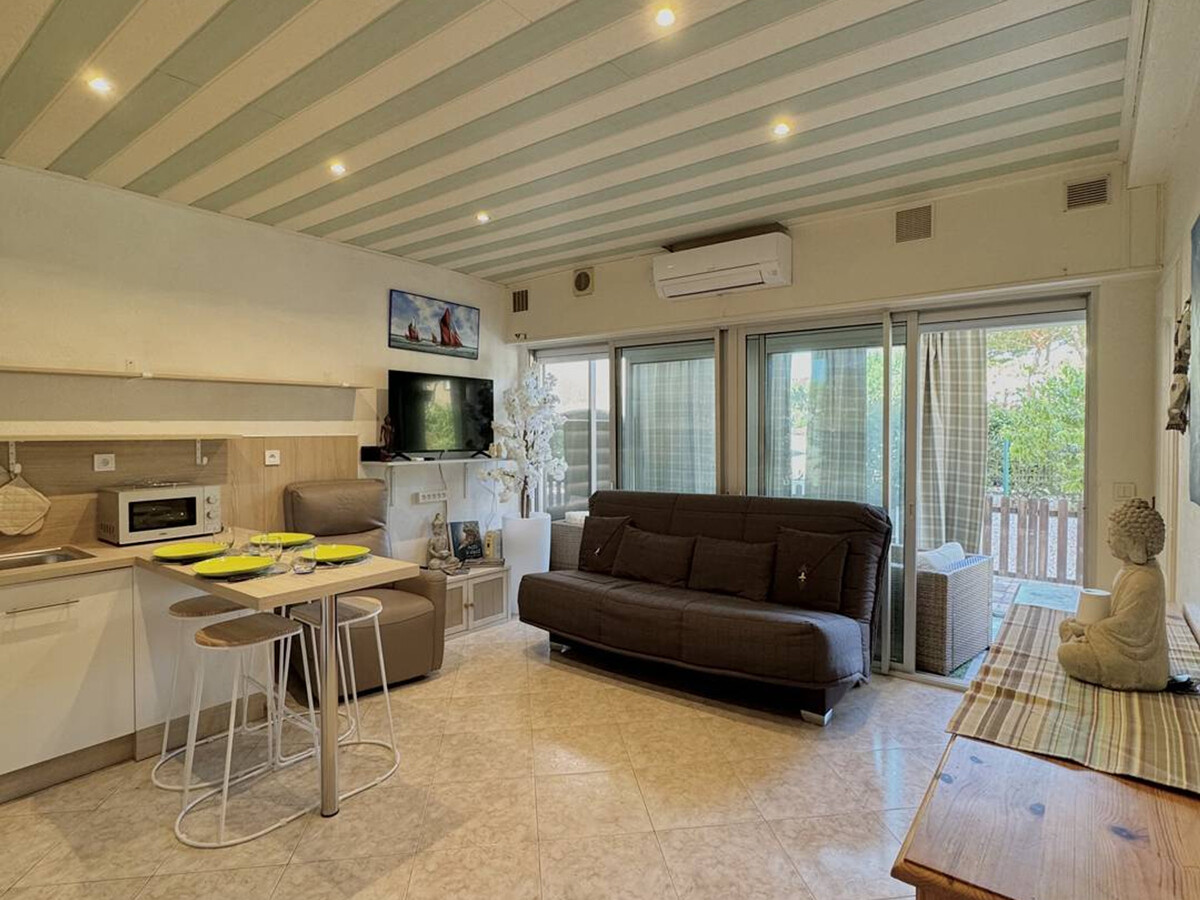 T2 climatisé 300m de la plage, terrasse et parking - Photo 3