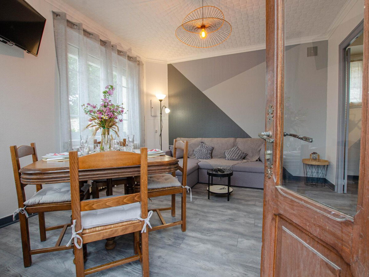 Gîte avec piscine, jeux et vélos à Fouchères - Photo 3