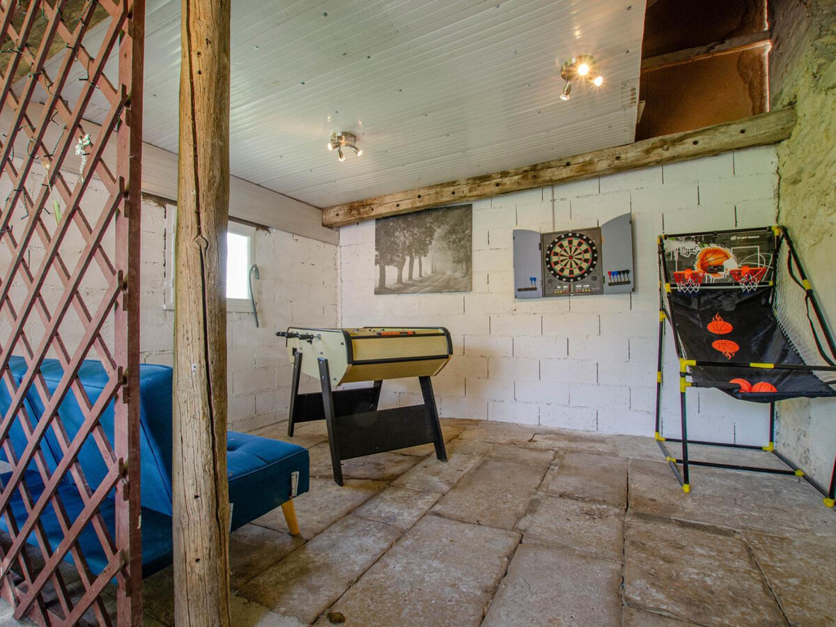 Gîte avec piscine, jeux et vélos à Fouchères - Photo 6
