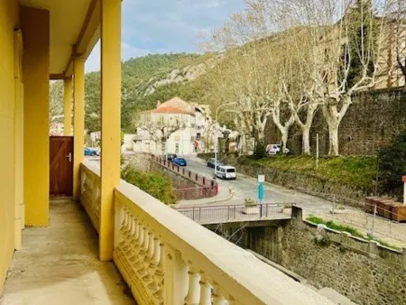 F2 balcon Sud centre-ville, 300 m des cures : photo 9