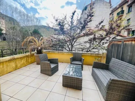 F2 balcon Sud centre-ville, 300 m des cures : photo 12