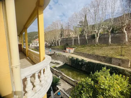 F2 balcon Sud centre-ville, 300 m des cures : photo 13