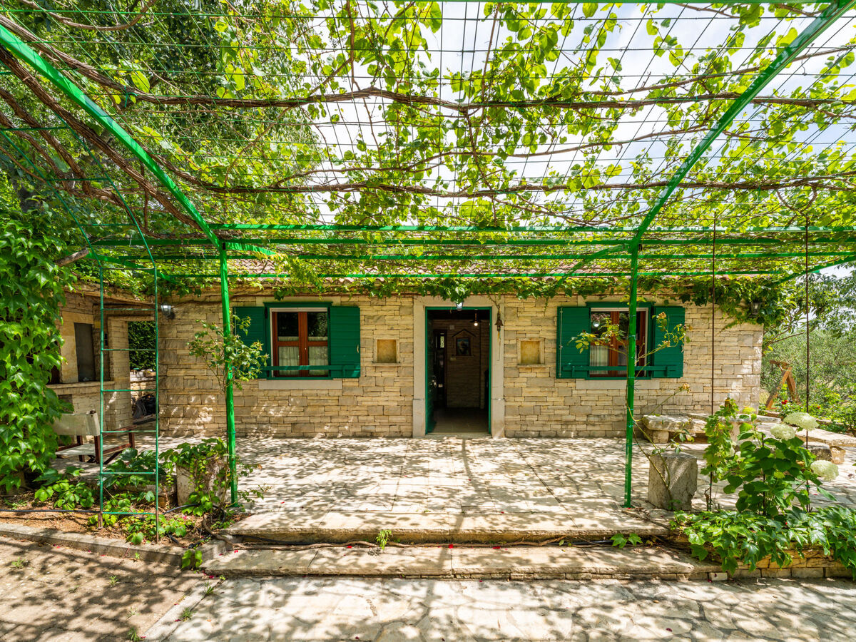 Maison Nataša avec piscine privée à Pirovac - Photo 6