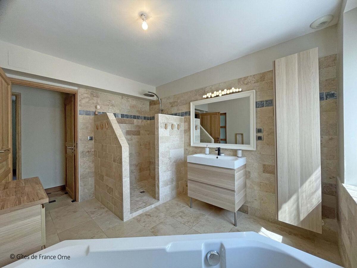 Gîte 14 pers., jardin 3300 m² et spa aux Ventes-de-Bourse - Photo 16