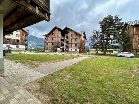 Appart 4 pers. terrasse vue Pic de Bure, 200m télésiège : photo 15