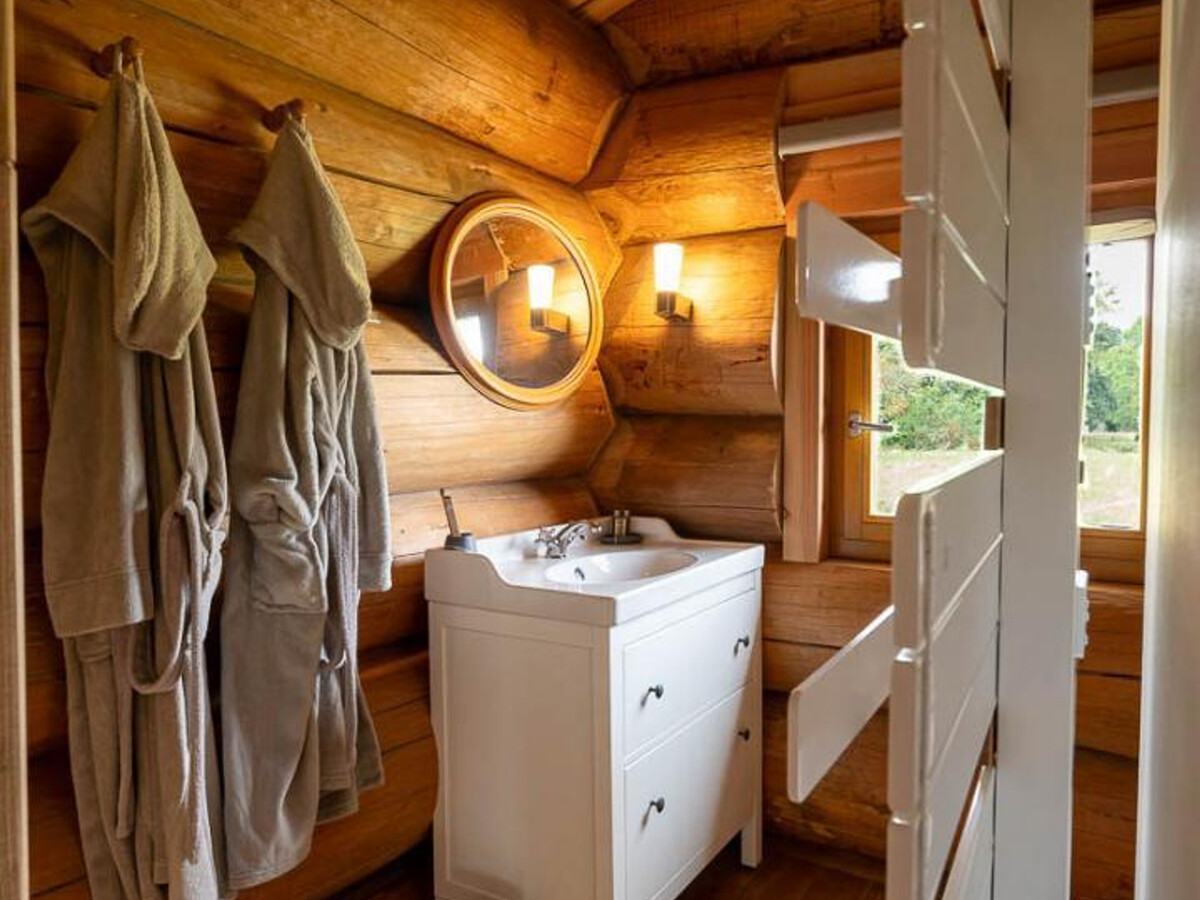 Cabane du Trappeur : séjour insolite en forêt avec sauna - Photo 8