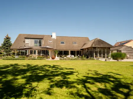 Location villa à De Haan, Villa Rosetree with sauna and pool table