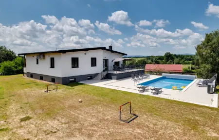 Location maison à Dvorisce