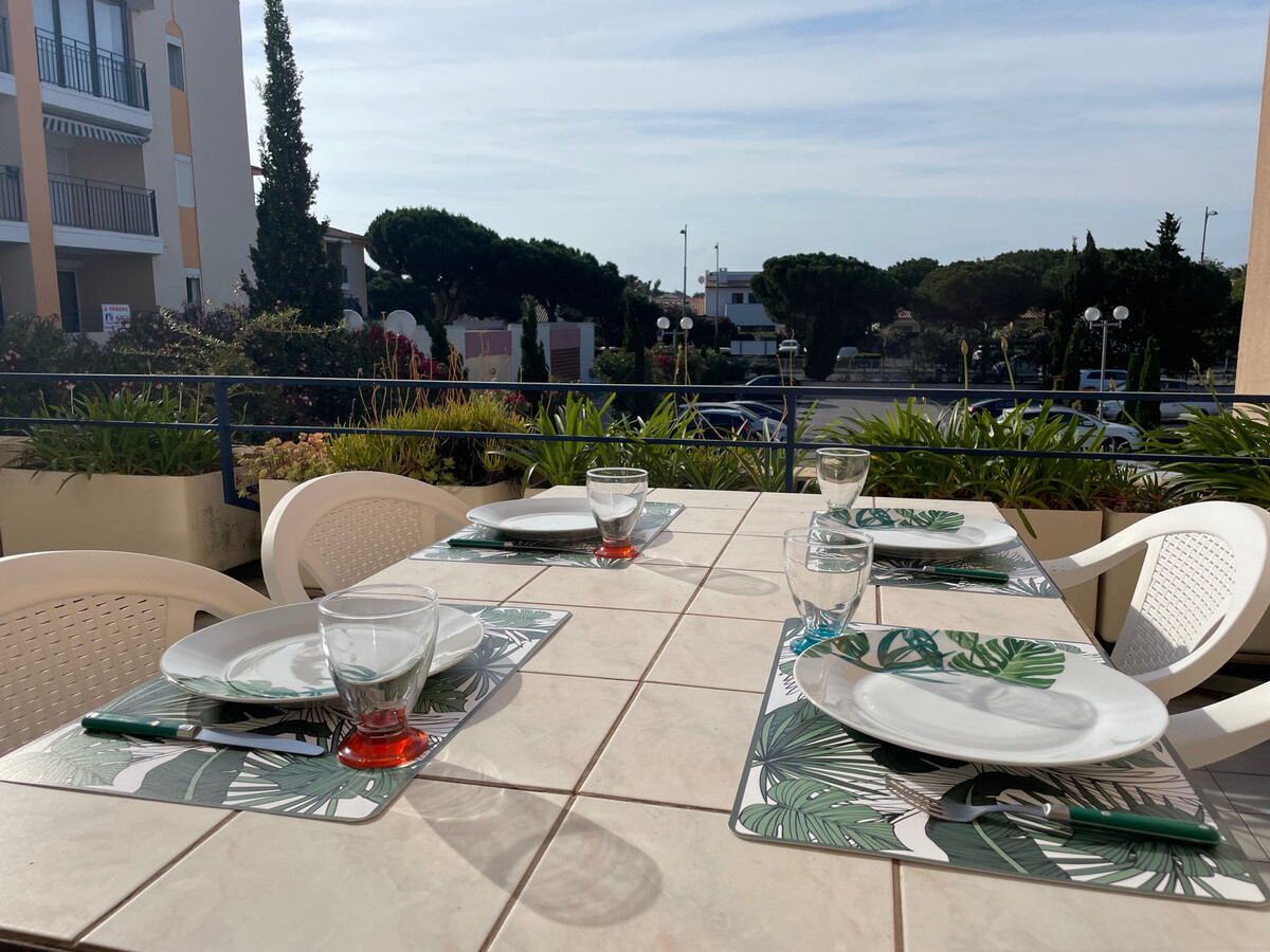 Appartement rénové, terrasse ombragée, 200 m plage - Photo 1