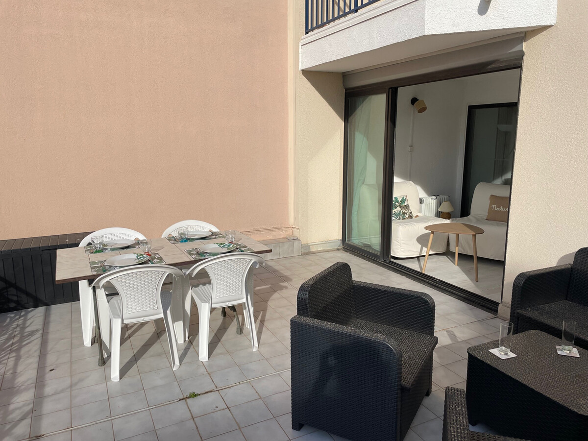 Appartement rénové, terrasse ombragée, 200 m plage - Photo 3