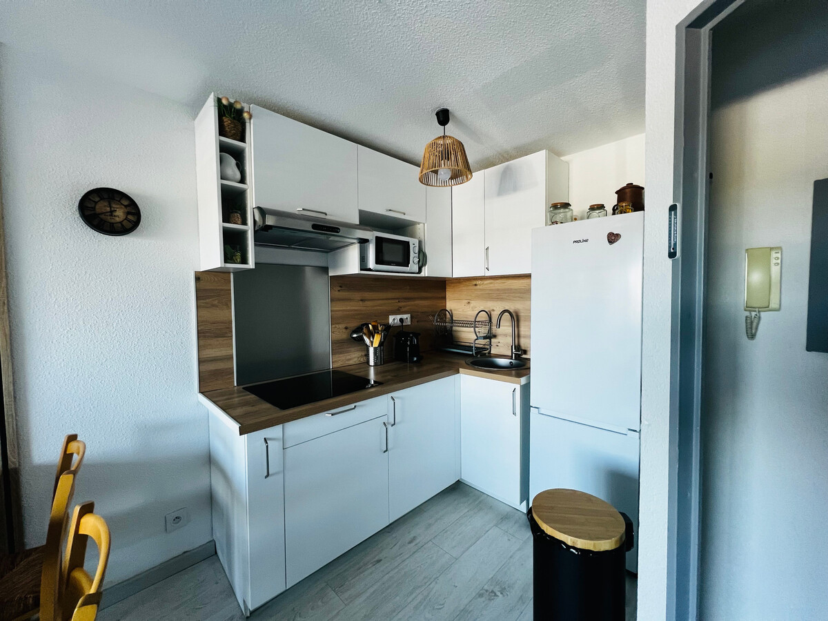 Appartement rénové, terrasse ombragée, 200 m plage - Photo 8