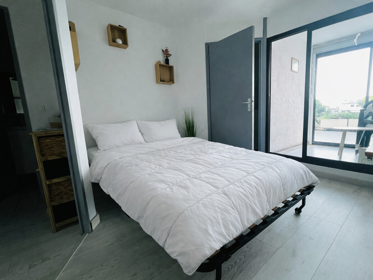 Appartement rénové, terrasse ombragée, 200 m plage - Photo 14