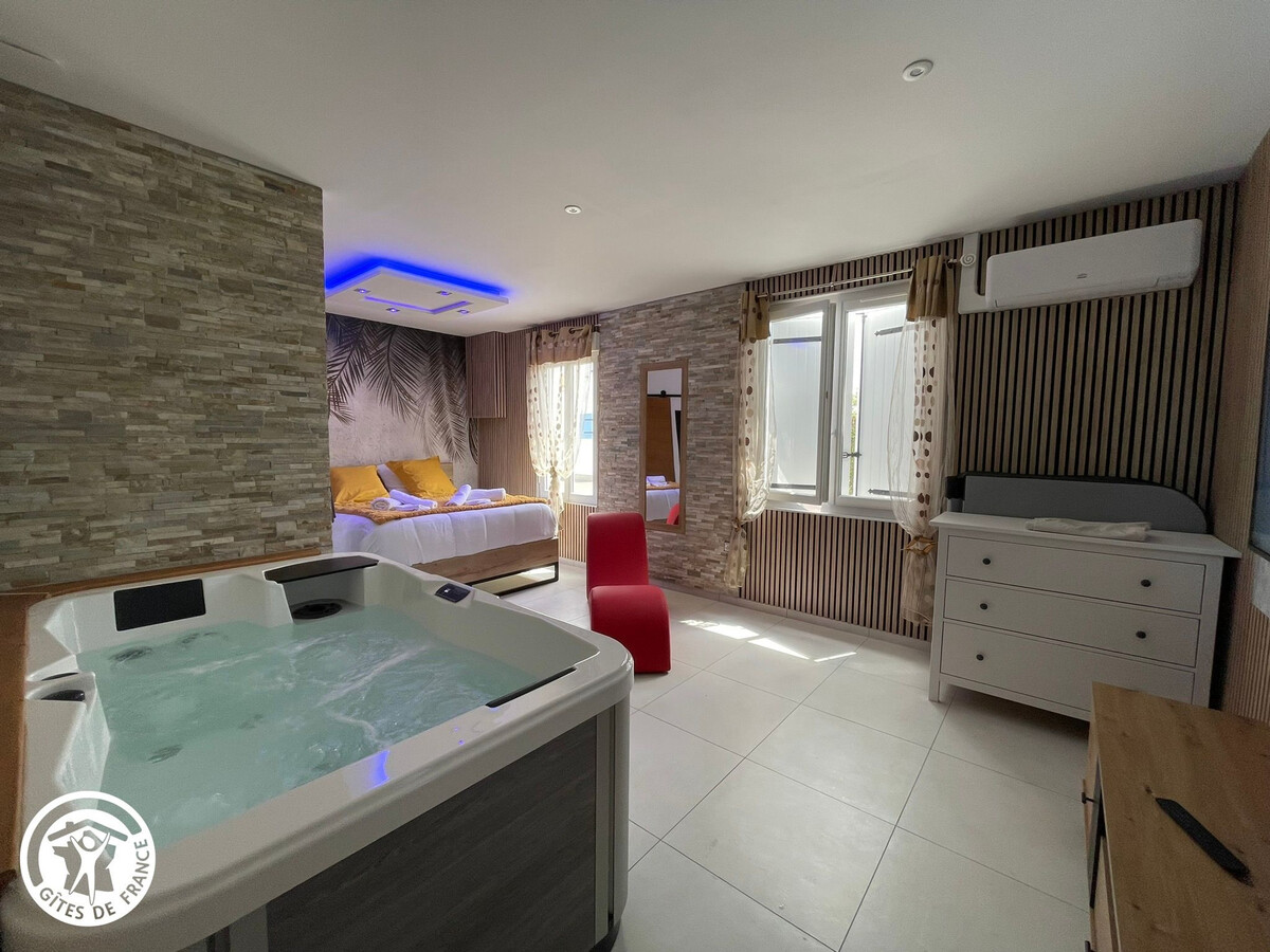 Gîte 2 pers. avec spa en chambre, jardin à 1 km Atlantique - Photo 1