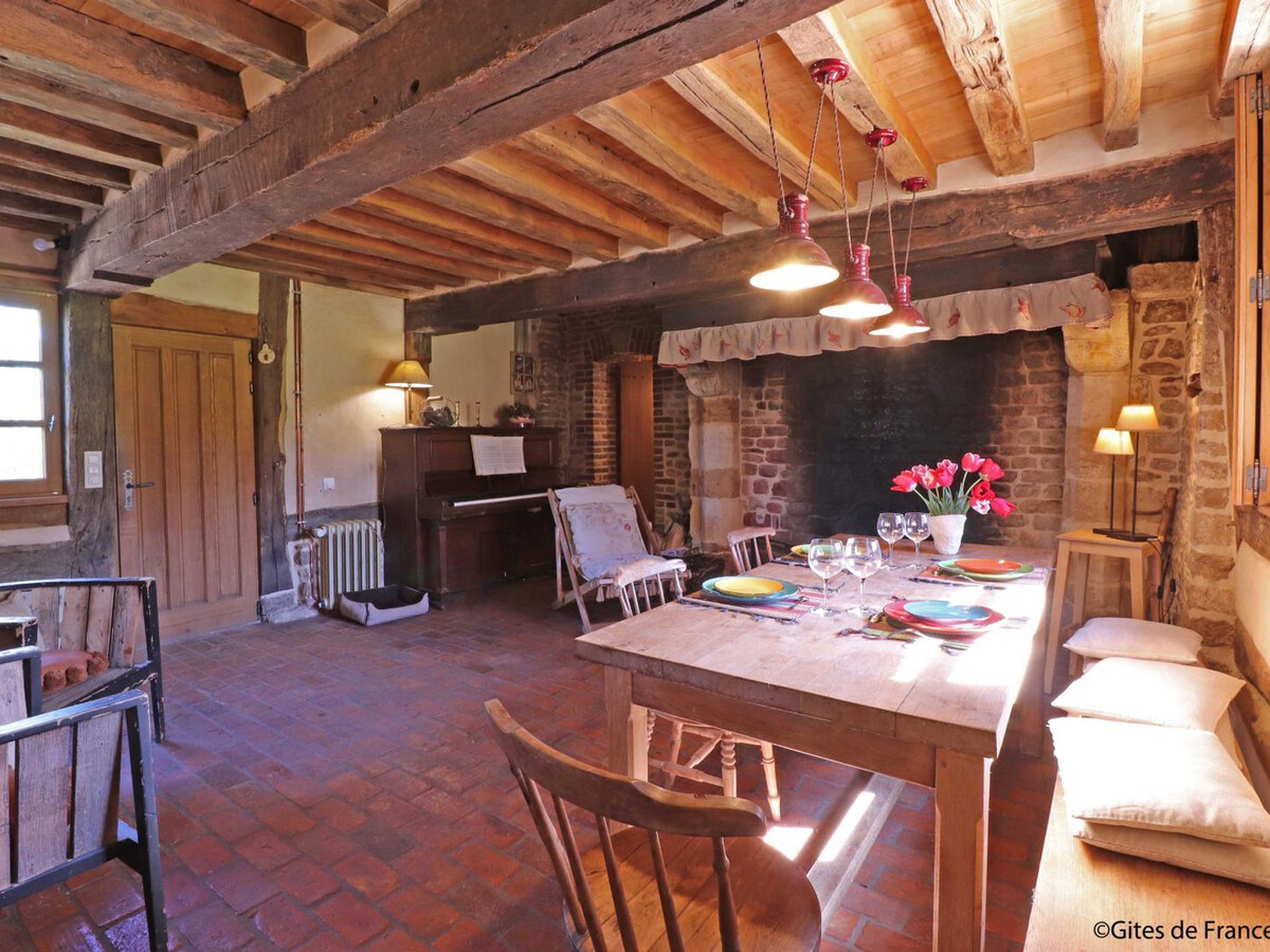 Chaumière d'Auge avec cheminée, jardin et accès forêt-jardin - Photo 15
