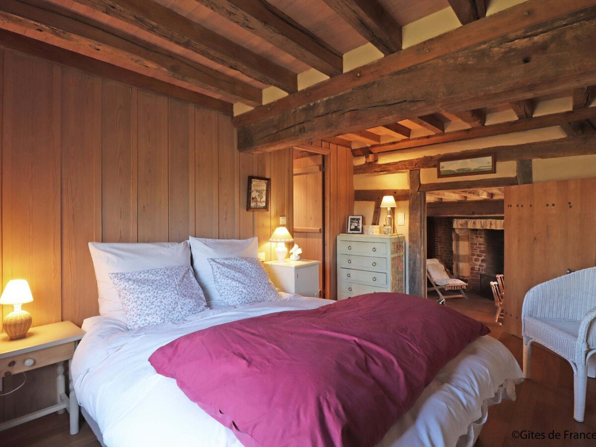 Chaumière d'Auge avec cheminée, jardin et accès forêt-jardin - Photo 16