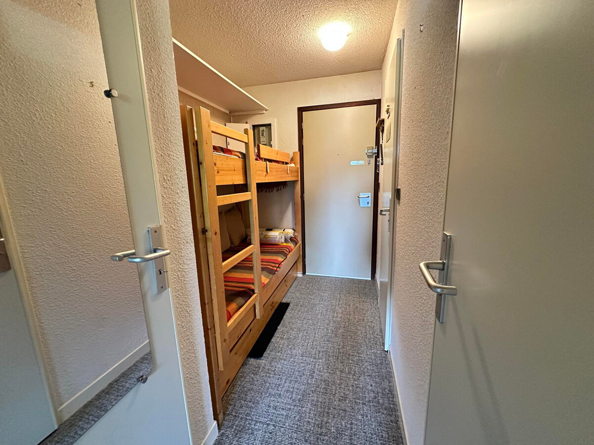 Studio cabine 27 m², balcon sud, vue montagne - Photo 6