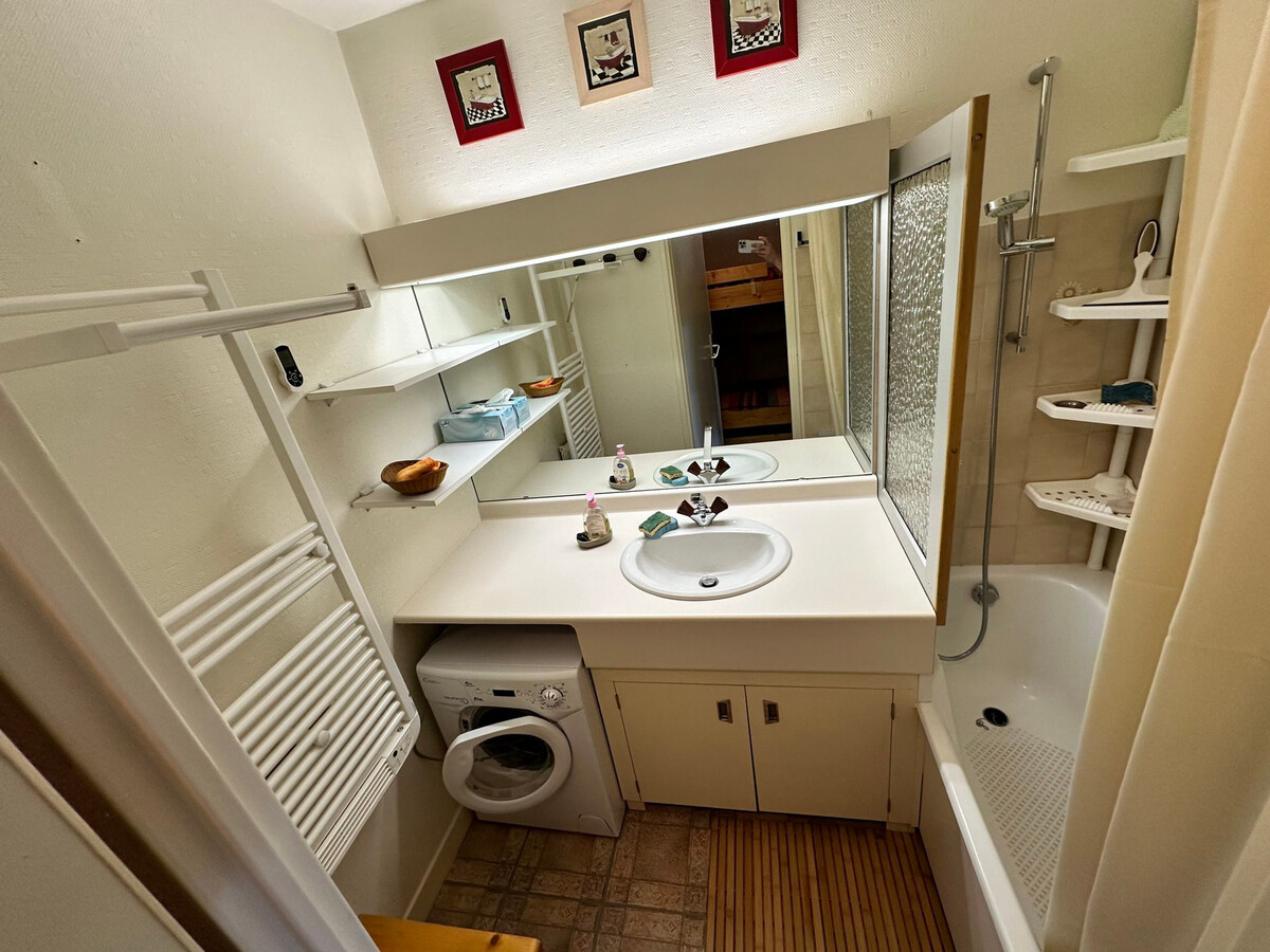 Studio cabine 27 m², balcon sud, vue montagne - Photo 8