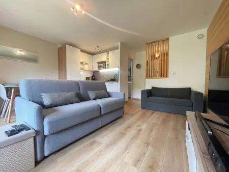 Location appartement à Samoëns, Studio rénové proche centre Samoëns avec balcon et proximité ski-bus