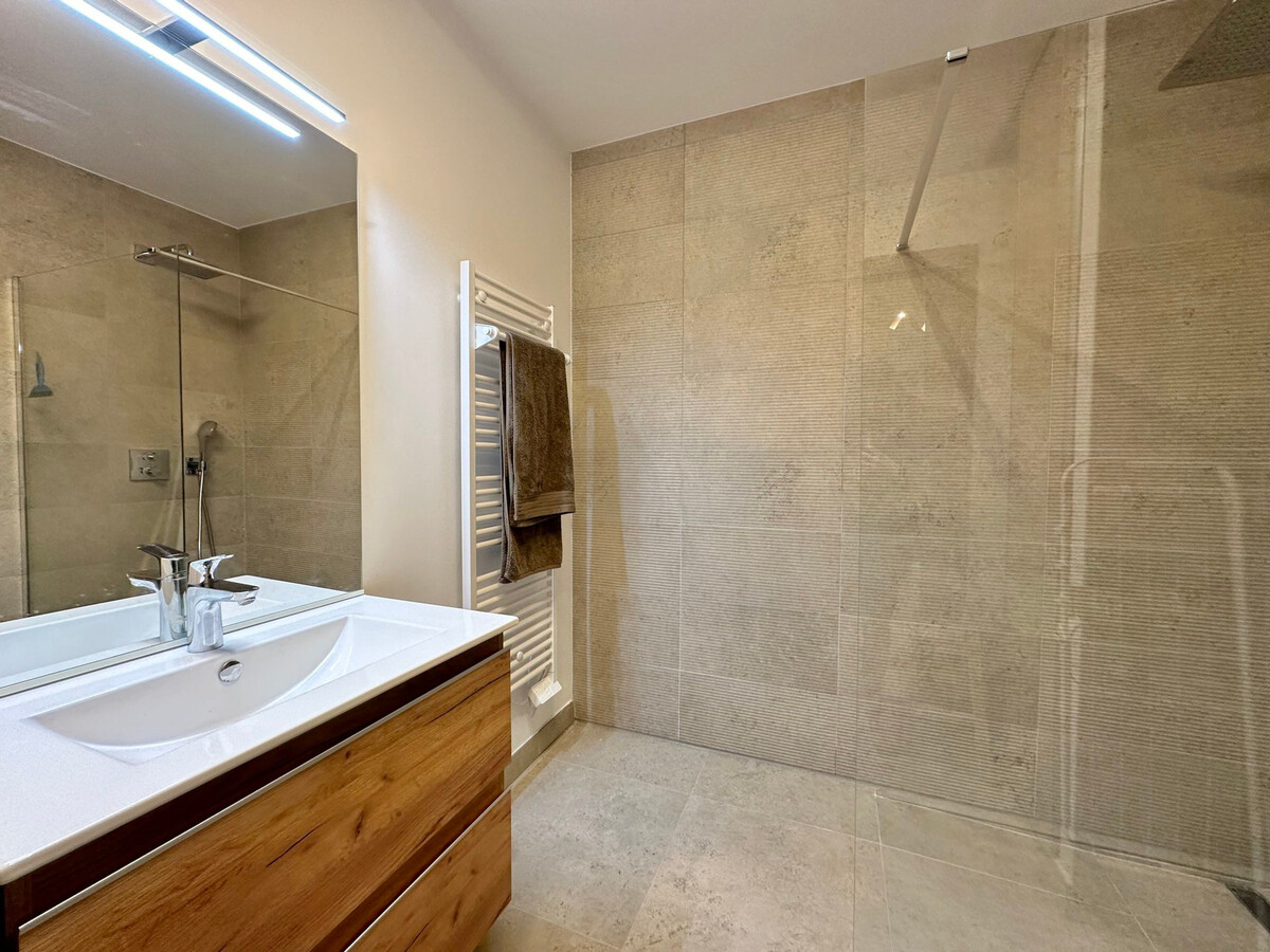 T3 moderne 65 m² avec spa et sauna à Vars - Photo 12