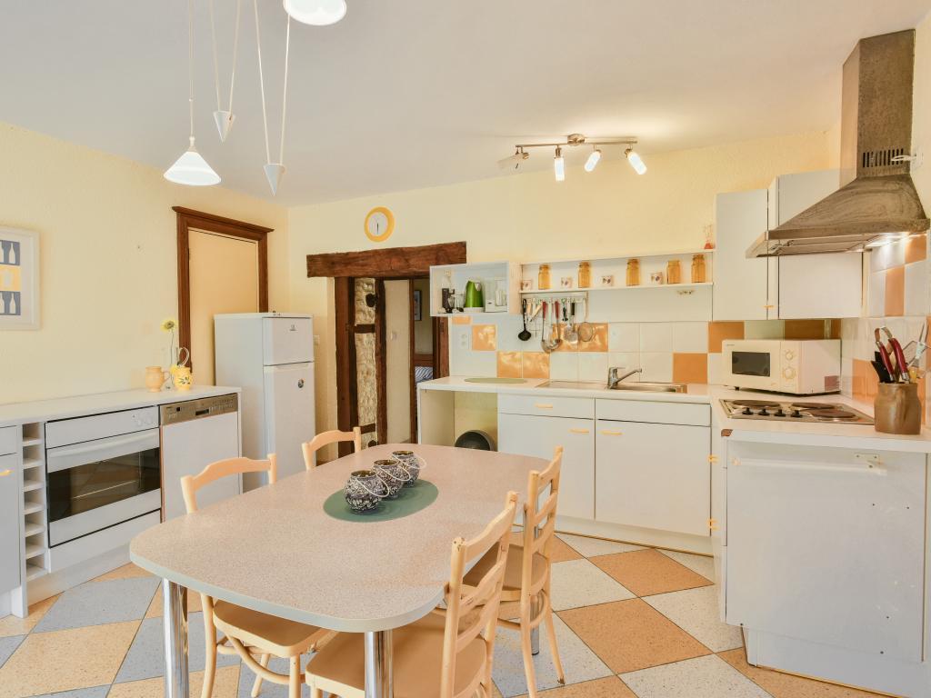 Maison Tournesol à Dégagnac, piscine chauffée et parc de jeux - Photo 7
