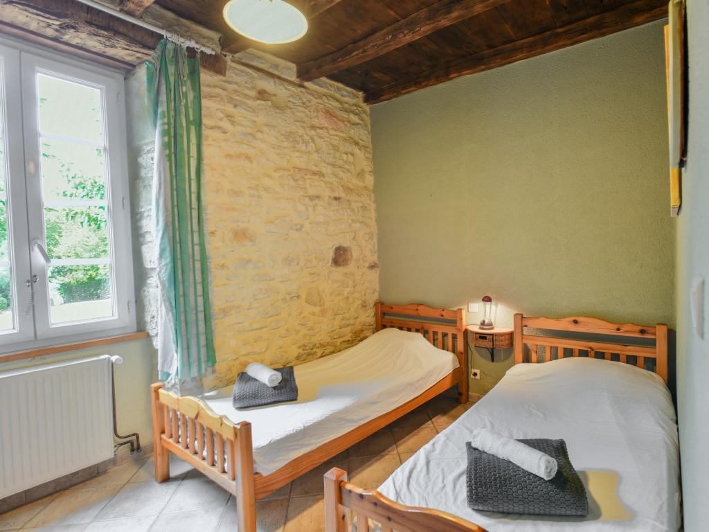 Maison Tournesol à Dégagnac, piscine chauffée et parc de jeux - Photo 15