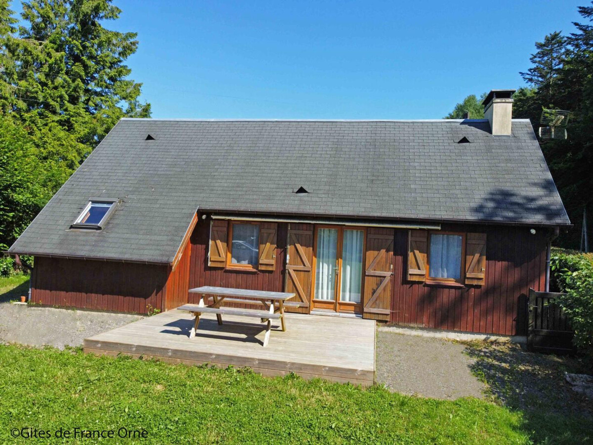 Chalet bois plain pied en forêt à Chaumont - Photo 1